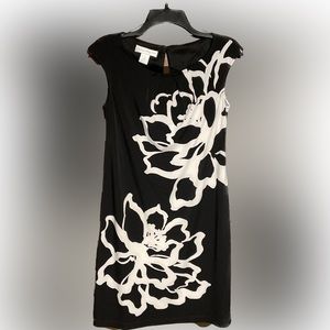 Black white white flowers dress size 4 by Studio by LONDON TIMES